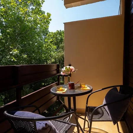 Teraszos Apartman Legkondival, Parkos Koernyezetben