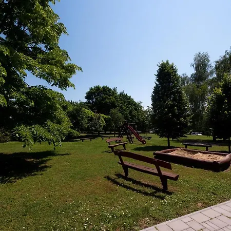 Teraszos apartman légkondival, parkos környezetben Apartman *