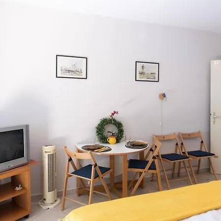 公寓 Teraszos Apartman Legkondival, Parkos Koernyezetben *
